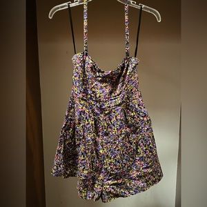 ☃️Victoria’s Secret multicolored floral romper in size small
